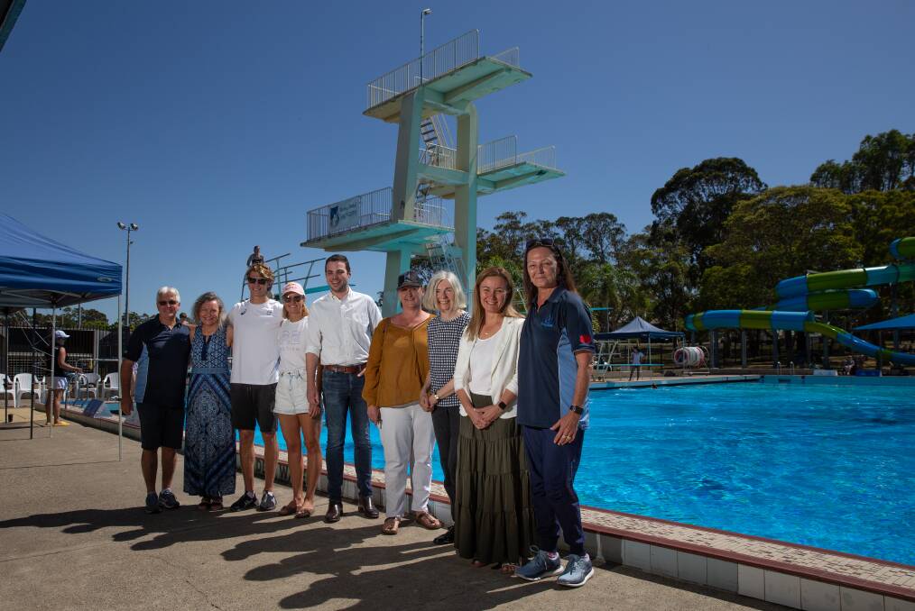 PICTURED: (Left to right) Diving NSW Hunter Head coach Eric Brooker, Wallsend MP Sonia Hornery; Olympic medallist Sam Fricker, World champion cliff diver Rhiannan Iffland, Deputy Newcastle Lord Mayor Declan Clausen, Acting Manager Community and Recreation Donna McGovern, Newcastle Councillors Margaret Wood and Peta Winney-Baartz, and NSW Diving CEO Gillian Brooker. Picture by Marina Neil. 