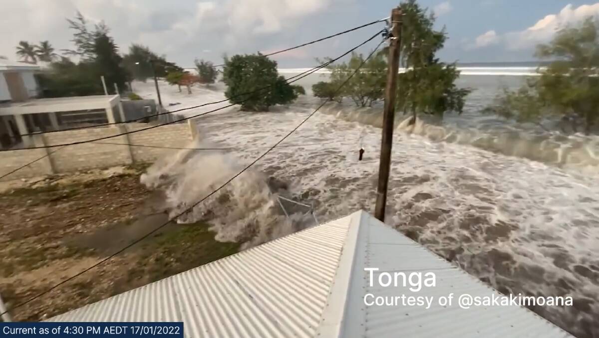 Tsunami tonga Tonga Volcanic