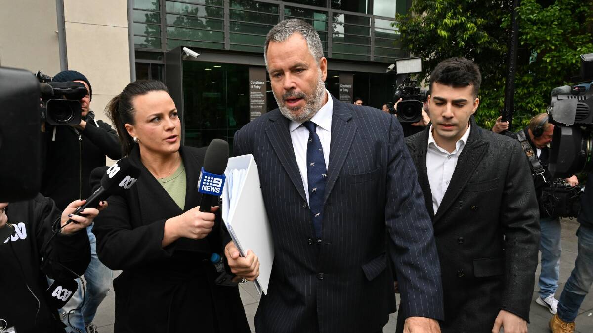 Erin Patterson's lawyer Bill Doogue (centre). Picture by James Ross/AAP PHOTOS