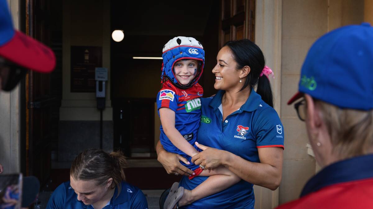  Yasmin Clydsdale with fan Alira Johnson, aged three, at City Hall. Picture by Marina Neil