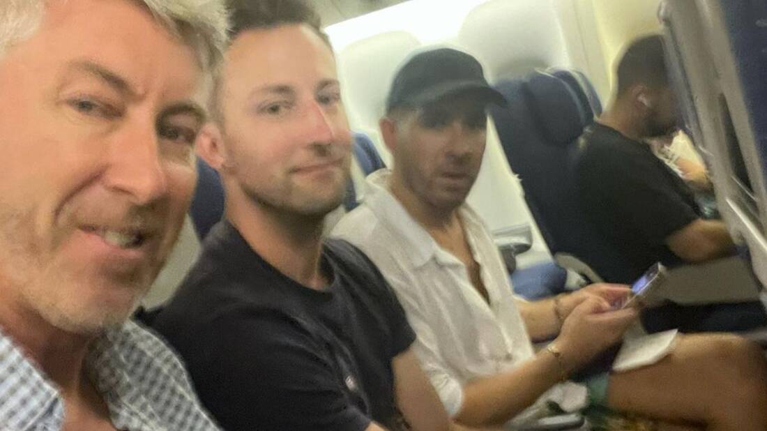 The trio boarded a flight to Athens. Picture by @davidanthonydraper