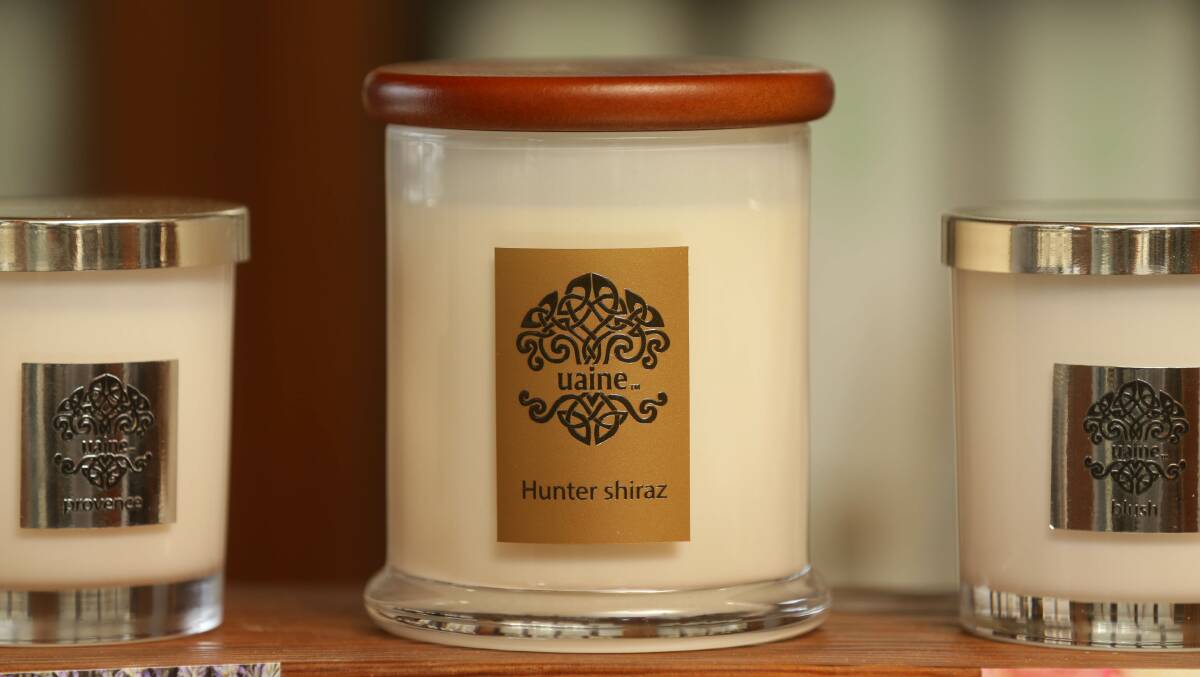 Hunter shiraz: A Uaine candle variety. 