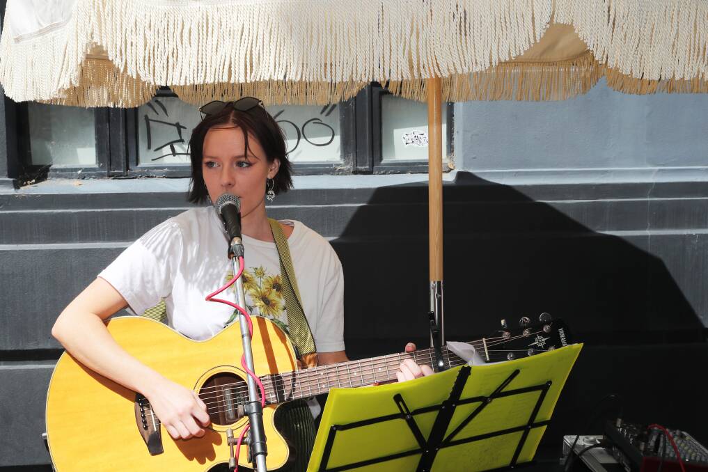 Laura-Louanne Morgan (Louannella) performs solo at Papa's Bagels during West Best Bloc Fest. Picture by Peter Lorimer