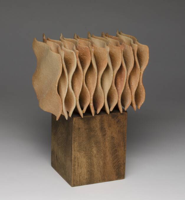 Tadayasu Sasayama, Waves cube B n.d stoneware plates on wood base