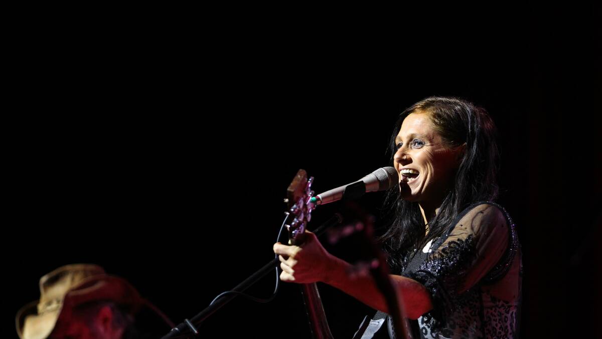 Kasey Chambers: As Steve Earle told Peter Noble, "She sungs country the way it was meant to be sung". Picture: Max Mason-Hubers
