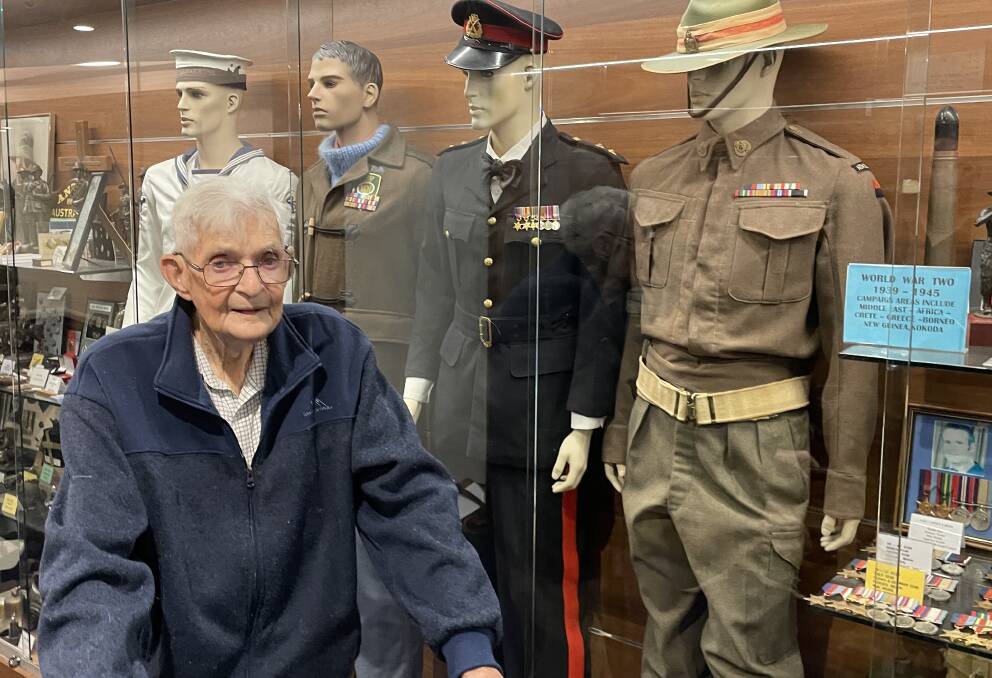 Les Thomson, a World War II veteran, celebrated his 100th birthday at Doyalson RSL. 