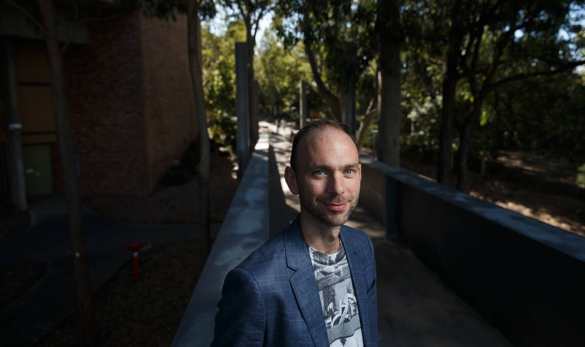 Machine Learning: University of Newcastle Professor Duncan McDuie-Ra will give a public talk on artificial intelligence. Picture: Max Mason-Hubers 
