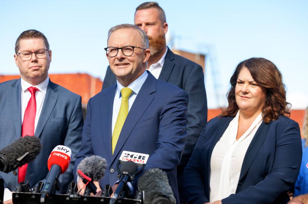 Anthony Albanese with then Hunter candidates Pat Conroy, Dan Repacholi and Meryl Swanson when the urgent care clinic was announced for Cessnock before the election. Picture Sitthixay Ditthavong 