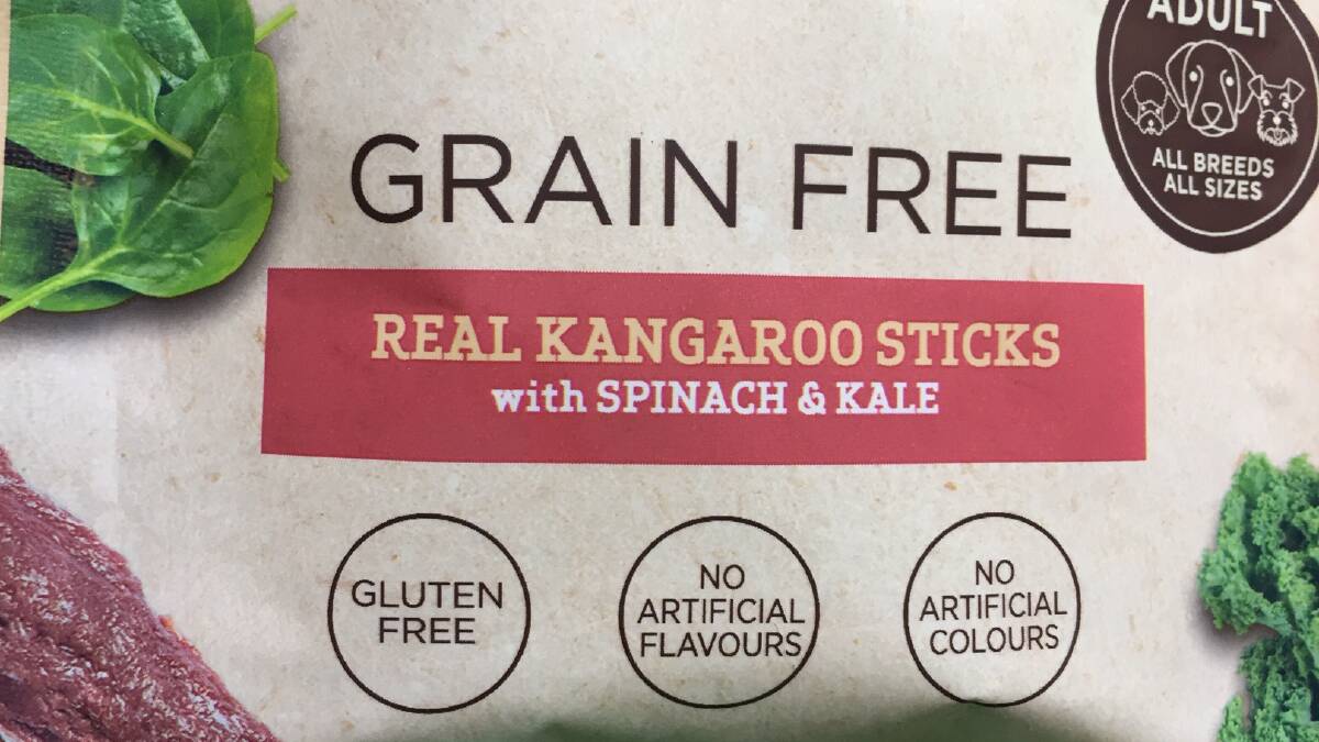 Trendy: Gluten-free kangaroo sticks for dogs with "spinach and kale". 