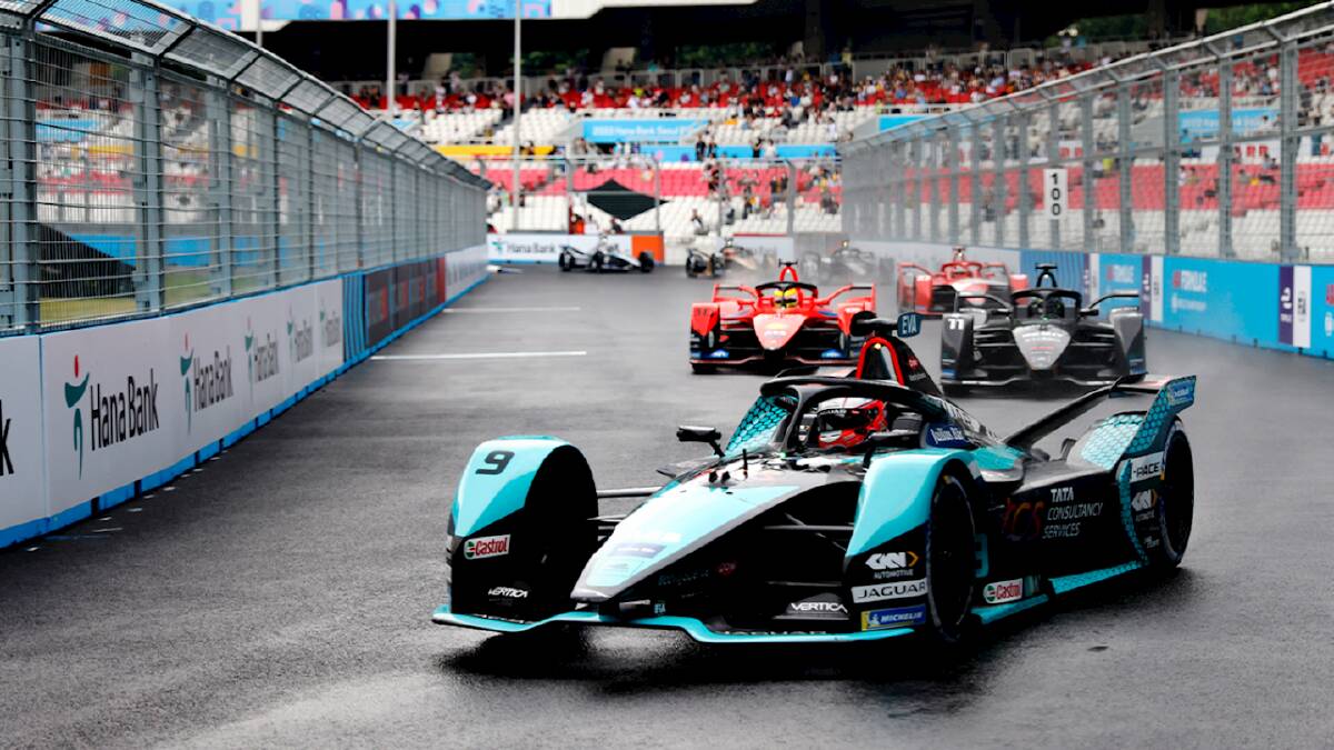 A Formula E race in Seoul, South Korea, where the latest Generation 3 vehicles can hit 200mp/h (320km/h) according to the governing body of world motor sport, the Fédération Internationale de l'Automobile or FIA. Picture courtesy of FIA