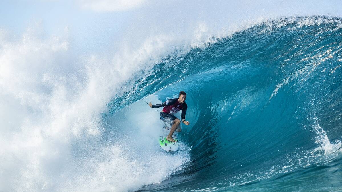 Ryan Callinan surfing in December's Billabong Pipe Masters, where he finished in 9th position. This year is Callinan's second on the top-tier World Championship Tour. His first was the 2016 season.