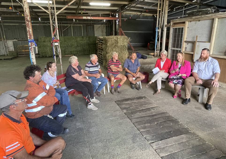 Singleton residents meeting last week with a Labor team of Peree Watson (candidate for state seat of Upper Hunter), state Maitland MP Jenny Aitchison and the federal member for Hunter, Dan Repacholi. Picture by Ian Kirkwood