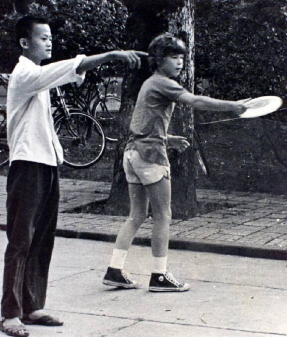 HISTORIC FRISBEE: Jack Ma with David Morley in China, the start of a family friendship that would have an apparently profound impact on the entrepreneur-to-be and which continues to this day.