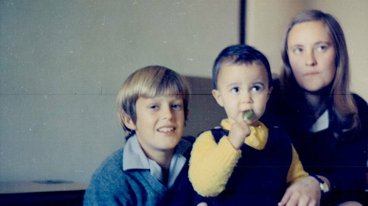  Peter, Melissa and sister Jenny early early-mid 1970s.
