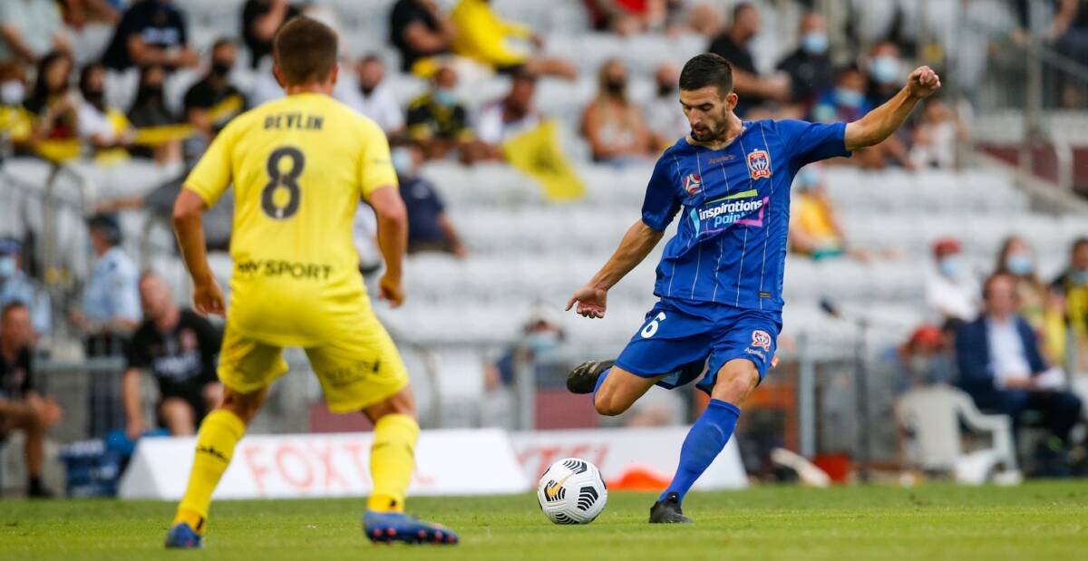 EXPERIENCE: Steve Ugarkovic is rated one of the A-League's best defensive midfielders but Jets coach Craig Deans is backing youngsters in his absence. Picture: Anna Warr