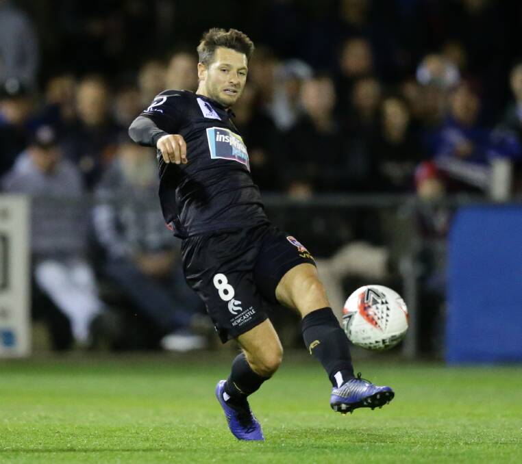 SETBACK: Newcastle Jets officials will learn on Monday whether Irish import Wes Hoolahan needs surgery and how long he will spend on the sidelines. Picture: Jonathan Carroll
