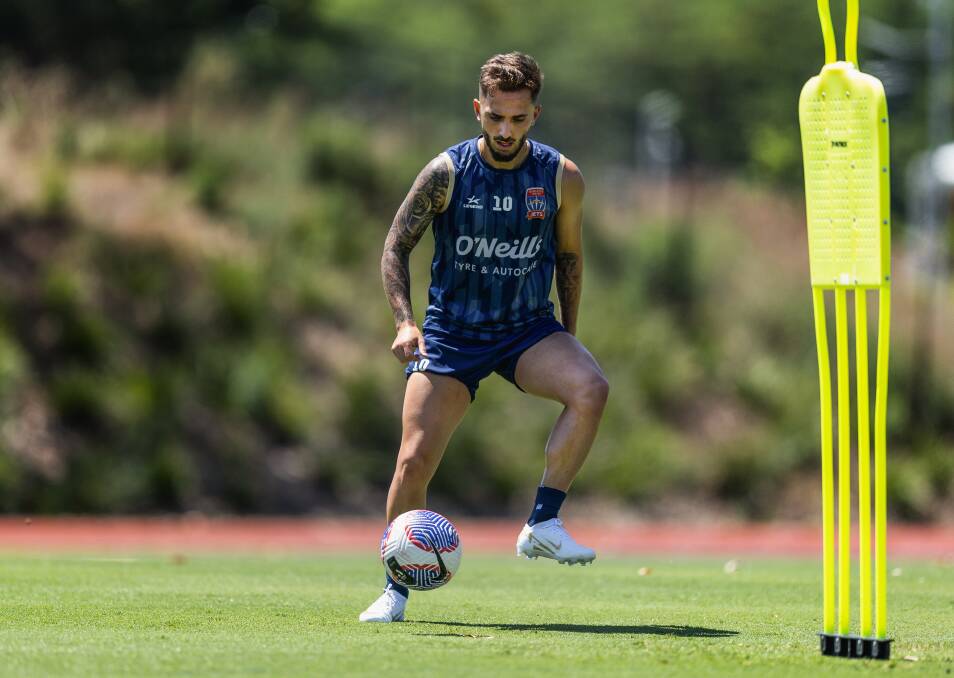 Jets midfielder Reno Piscopo on the ball at training on Wednesday. Picture by Marina Neil