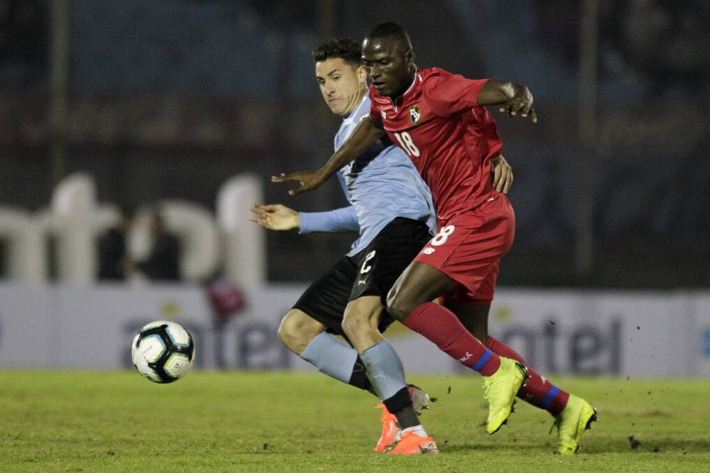 IN COMING: Abdiel Arroyo playing for Panama against Uruguay. The 25-year-old striker is set to join the Jets on loan.