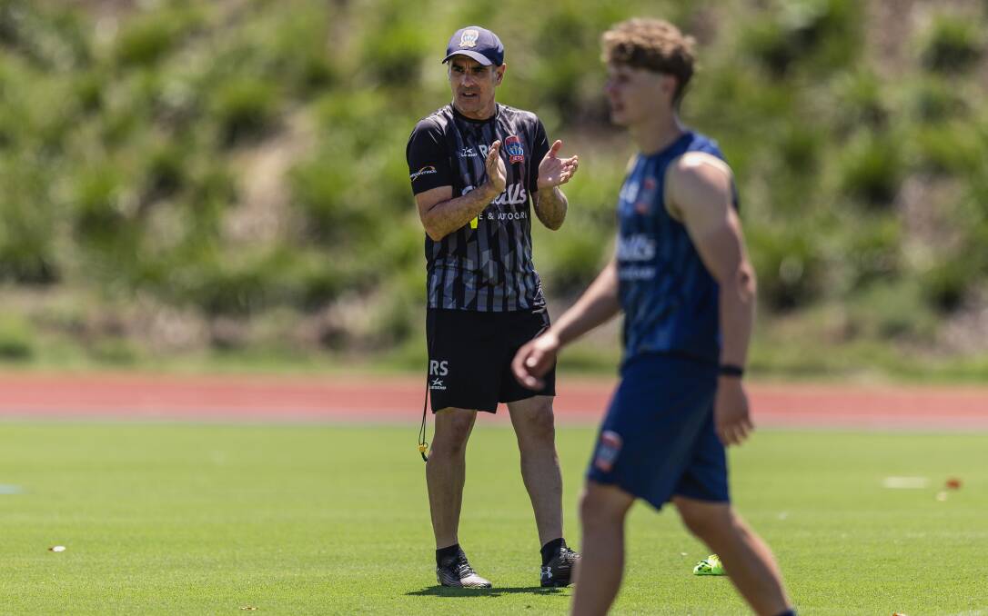 Newcastle Jets coach Rob Stanton at training. Picture by Marina Neil