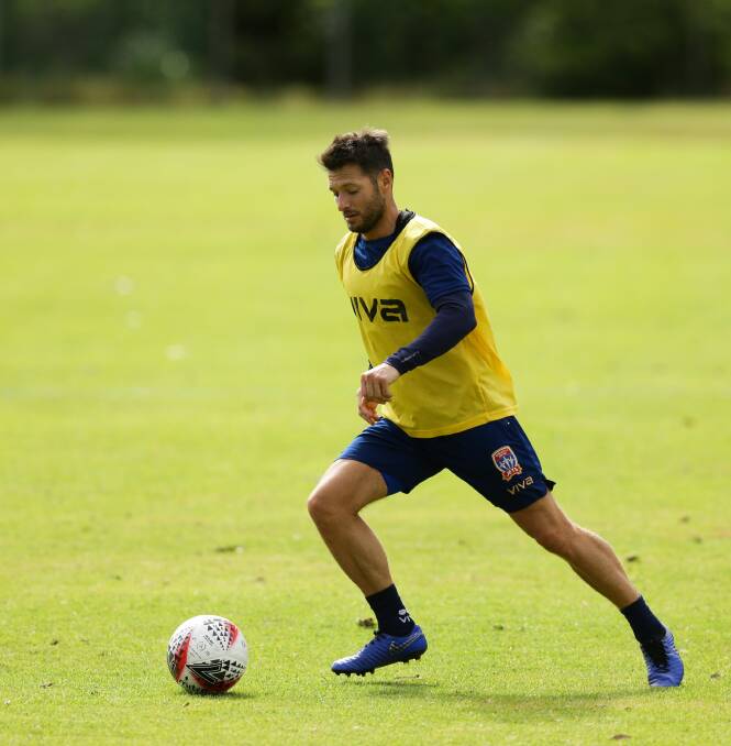 ON THE MOVE: Jets midfielder Wes Hoolahan. Picture: Jonathan Carroll