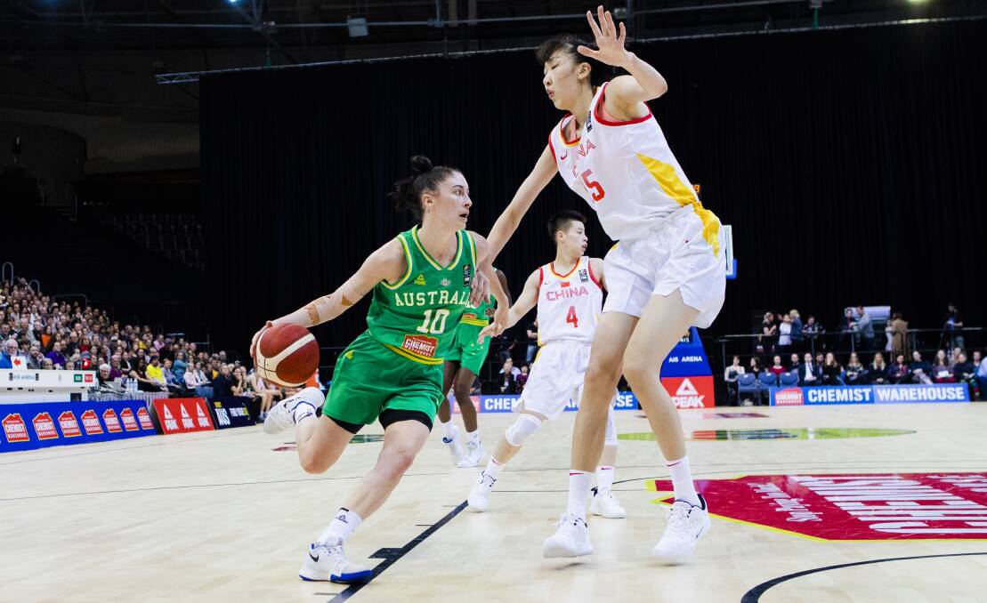 Katie Ebzery in action for the Opals. Picture: Jamila Toderas