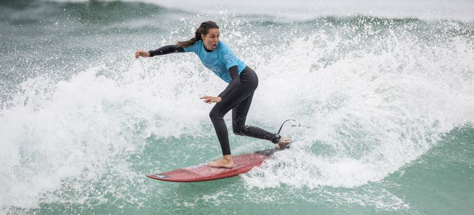 THROUGH: Merewether's Philippa Anderson in action on day one of the France Pro, overnight AEDT on Saturday. Picture: WSL/Damien Poullenot
