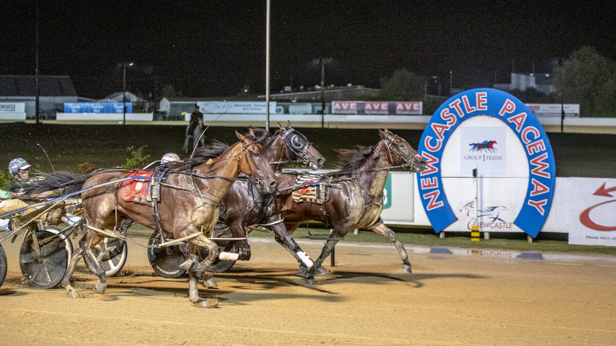 Yayas Hot Spot, far right, wins the Newcastle Mile last week. Picture: HRNSW
