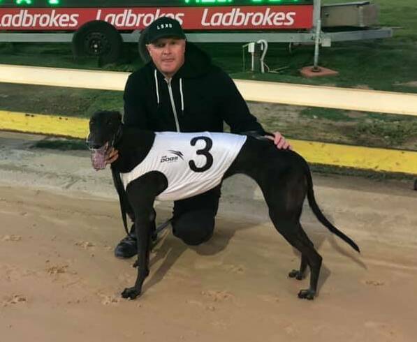 Rob Tyler and Zipping Truvy. Picture: Bathurst Greyhounds