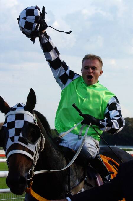 Darryl McLellan and Henderson Bay after their 2002 Sydney Cup win.