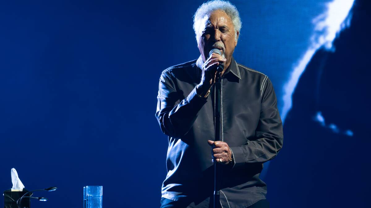 Tom Jones' golden voice remains strong in closing chapters of career
