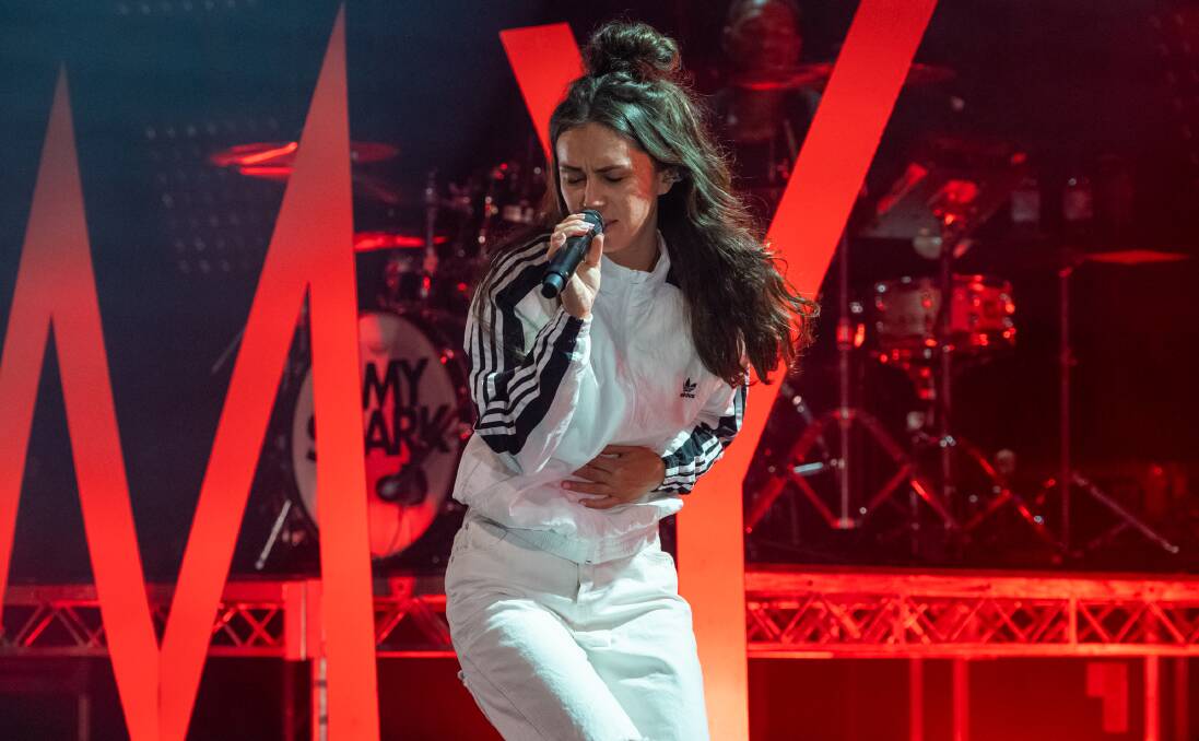FINE FORM: Amy Shark delivered a strong vocal performance. Pictures: Paul Dear