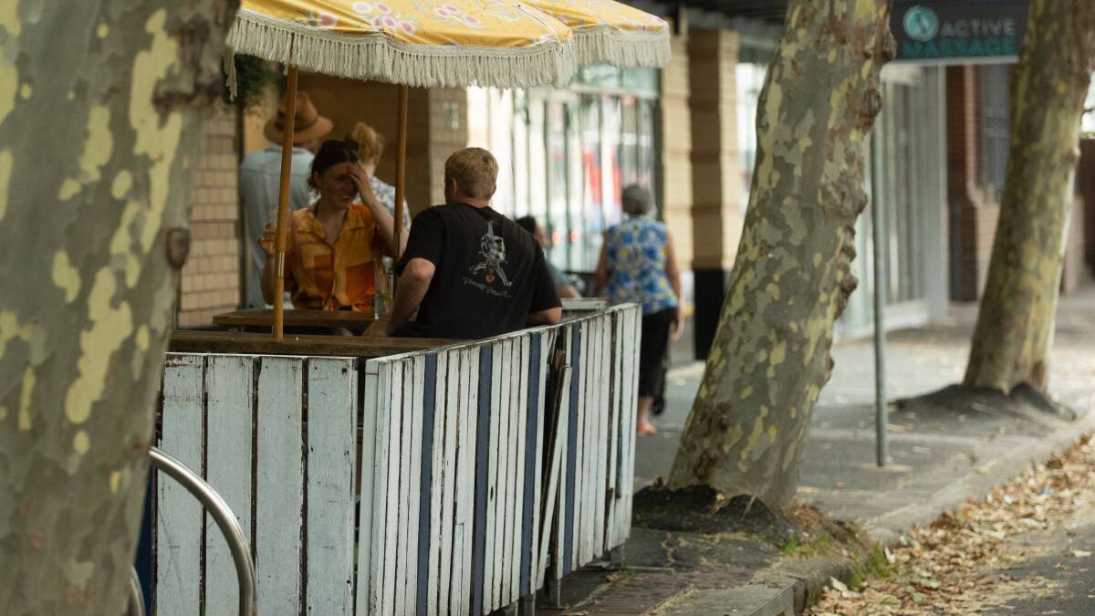 Outdoor dining at The Happy Wombat on Hunter Street. Picture by Jonathan Carroll