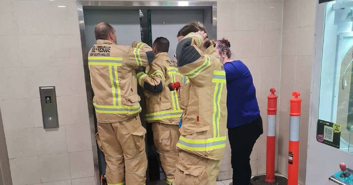 People freed from trapped elevator in Maitland shopping centre