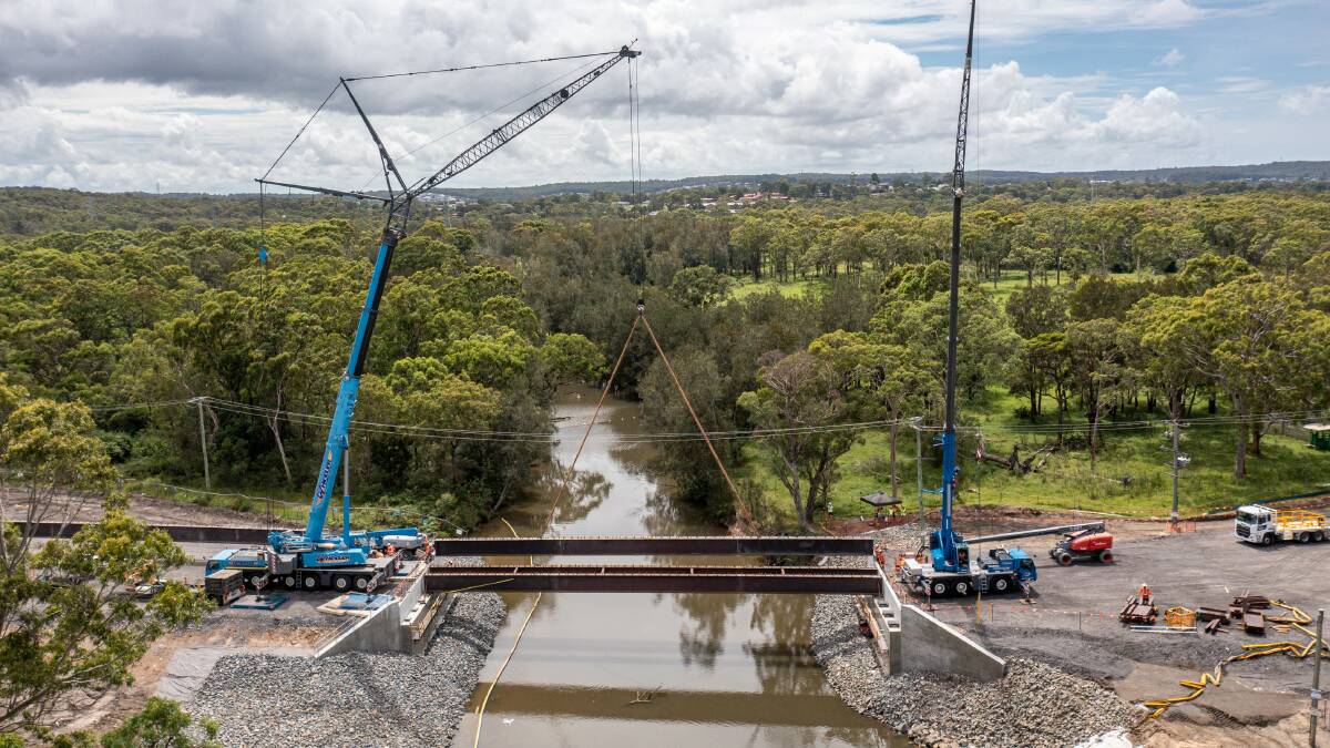 Construction of the new Weir Road bridge at Barnsley.