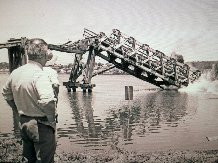 GOING..gone: The Five Islands Bridge at Speers Point dramatically collapses with a splash in August 1973. 