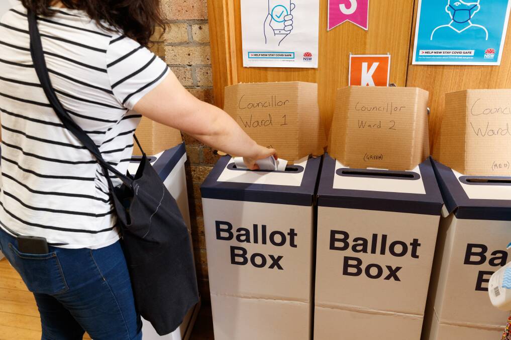 CONFUSION: Voting at Islington Public School on Saturday. Picture: Max Mason-Hubers