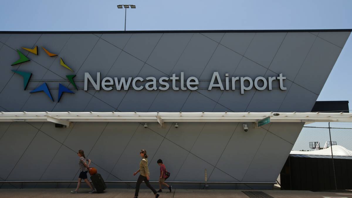Hunter community supports Newcastle Airport runway extension while government flip-flops