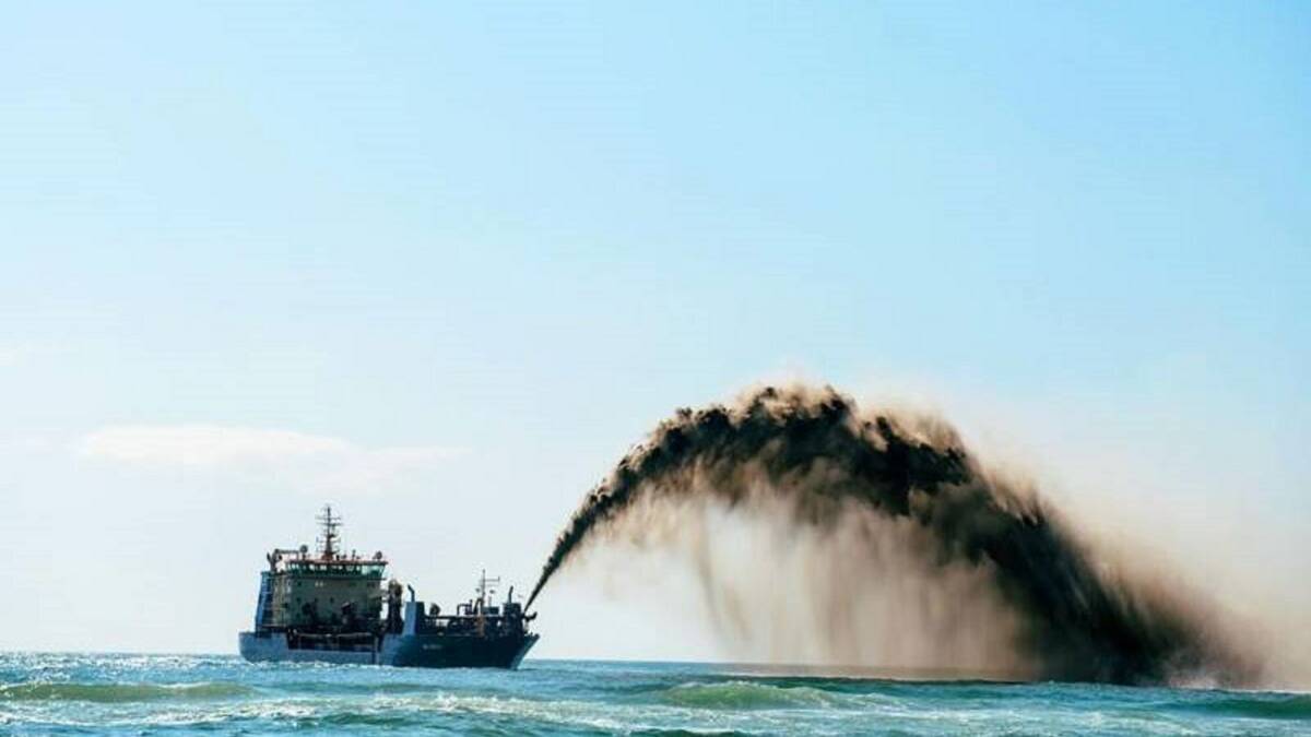Shifting sands: The Gold Coast offshore dredging program in action. The state government has encouraged City of Newcastle to apply for a dredging licence.