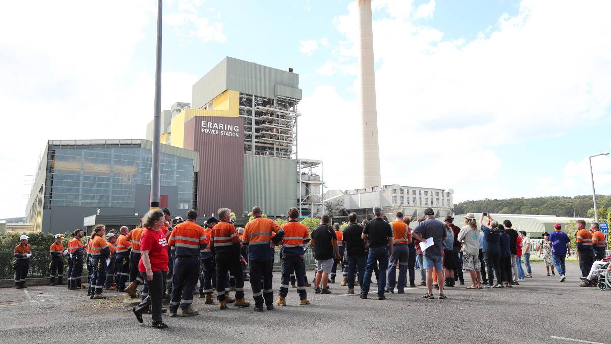 Workers outside Eraring Power Station. Picture by Peter Lorimer 