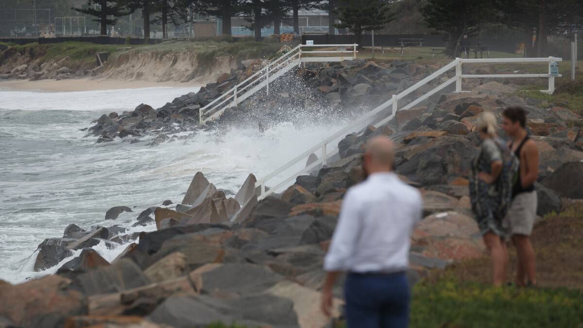 Hunter coastline braces for extreme weather this weekend