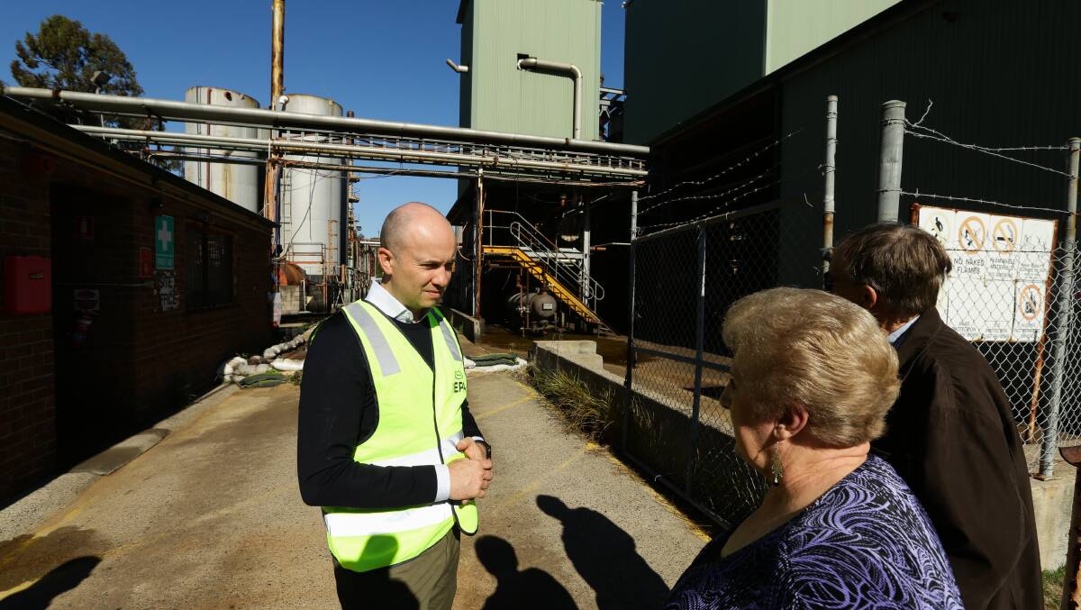FED UP: NSW Environment Minister Matt Kean talking with residents Ramona Cocco and Steve Jordan at the Truegain site in June.