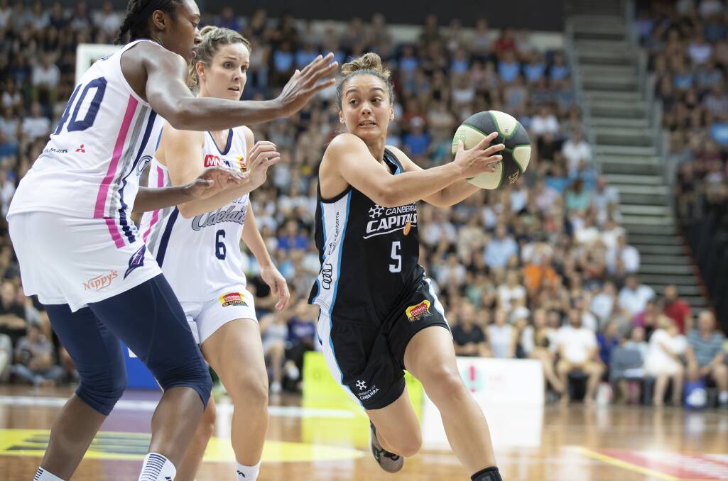 DRIVE: Leilani Mitchell playing for the Canberra Capitals in the 2018-19 WNBL grand final. Picture: Sitthixay Ditthavong