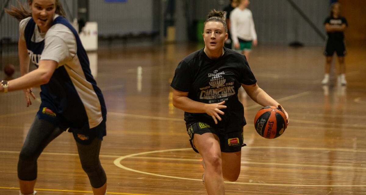 SIDELINED: Alison Ebzery, training with the Newcastle Hunters last year, ruptured her ACL over the weekend. Picture: Marina Neil