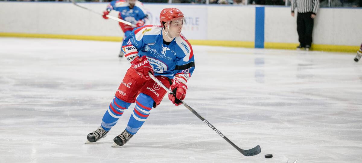 FORM: Canadian import Daniel Berno playing for the Newcastle Northstars in 2022. Picture: AK Hockey Shots