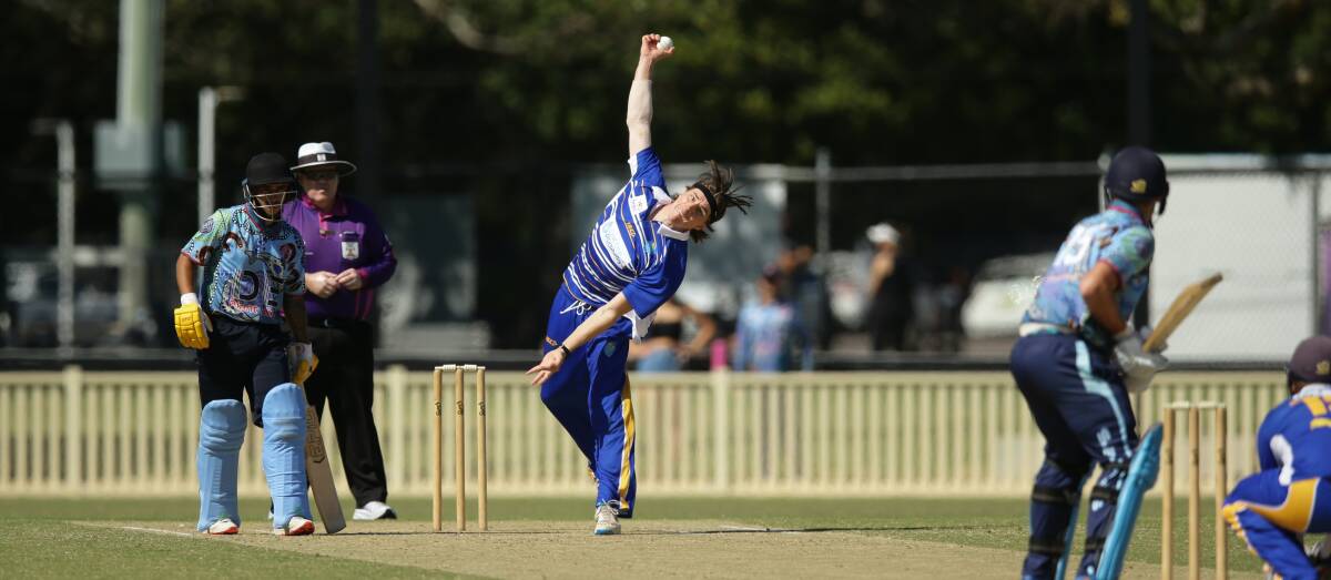 Kain Anderson bowling for Hamwicks in T20 Summer Bash last season. Picture by Jonathan Carroll