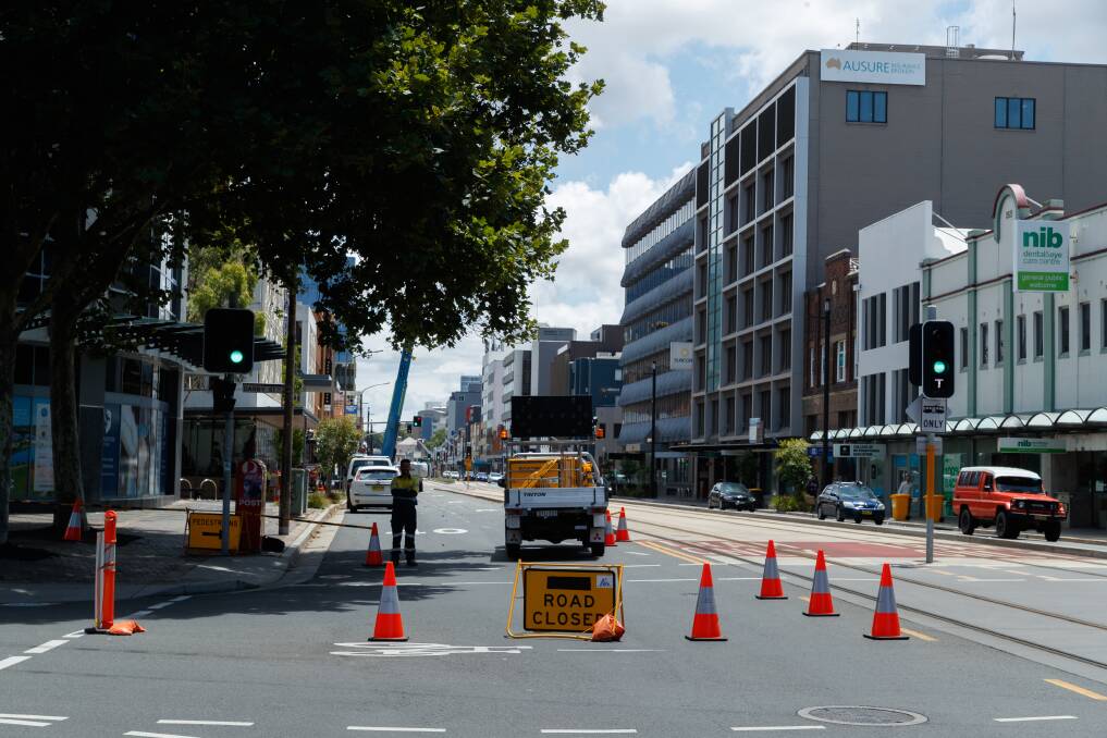 Two westbound lanes have been closed on Hunter Street for urgent repair work at Newcastle courthouse. Picture by Max Mason-Hubers.