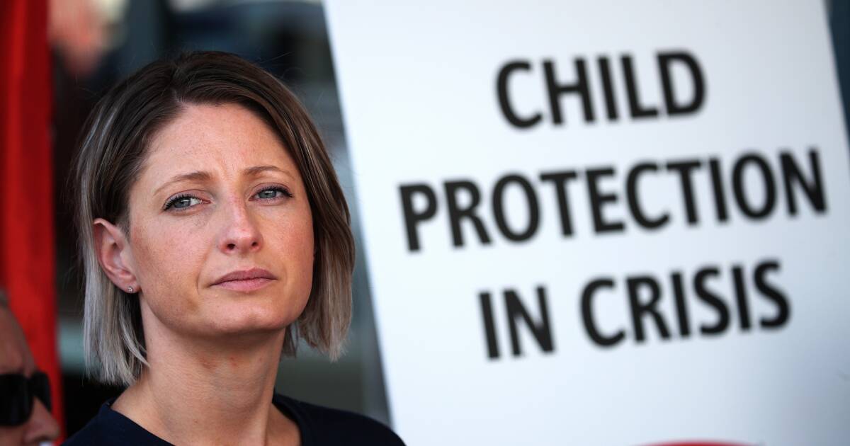 Protest to keep doors open amid child protection system 'death spiral'