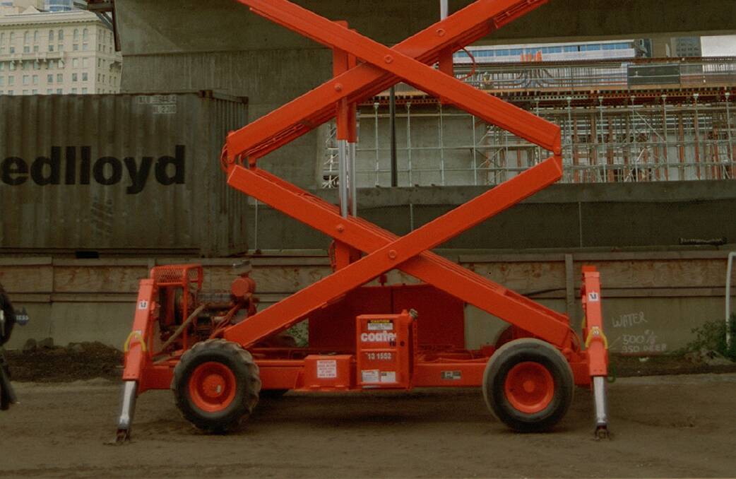 A scissor lift akin to the one allegedly driven down Hunter Street on Sunday morning. 