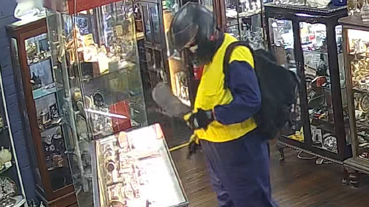 Mayfield armed hold-up: police release footage, images in public appeal