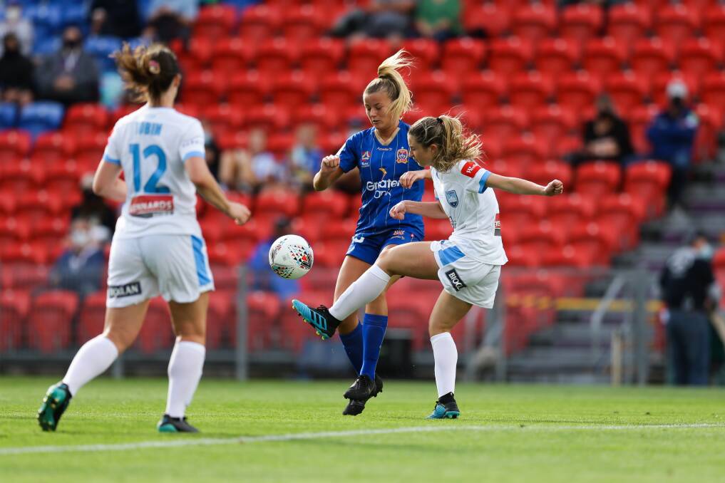 BACK: Striker Sophie Harding, pictured in action for the Jets last W-League season, is returning to Newcastle in 2021-22. Picture: Jonathan Carroll